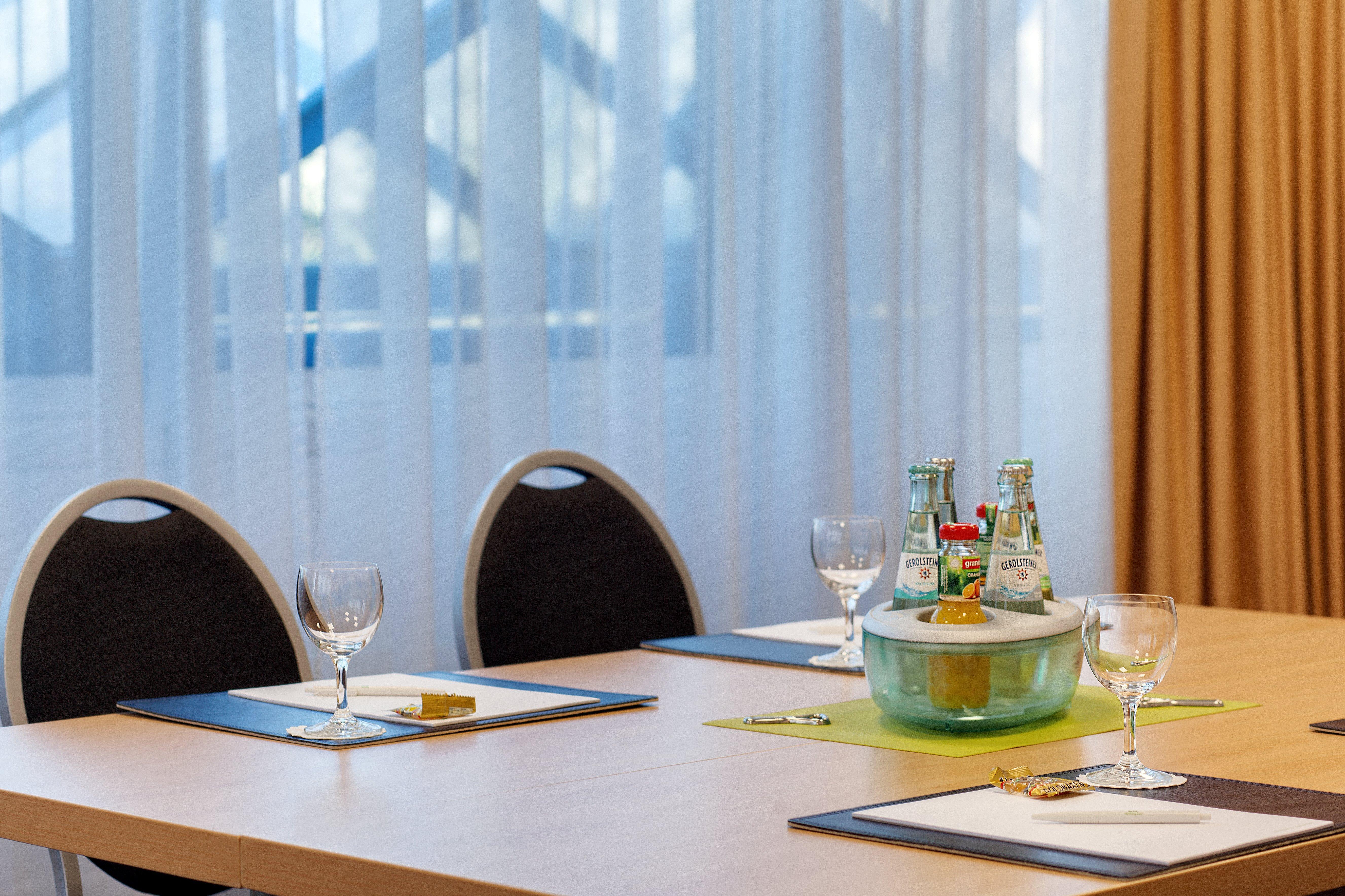 Holiday Inn Berlin City-East Landsberger Allee, An Ihg Hotel Berlim Negócio foto